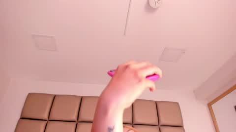 EMILY ROBERTS online show from January 2025 07:11:01 PM