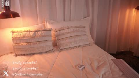 Snapshot of emiilycampbell chatting on March 2025 03:17:01 AM Emily Campbell online show from March 2025 03:17:01 AM