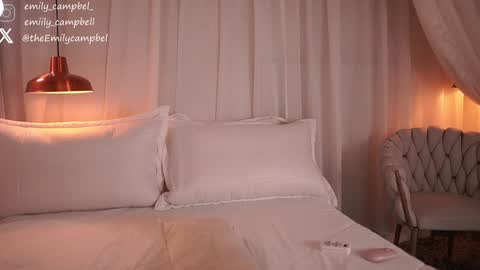 Snapshot of emiilycampbell chatting on October 2025 02:31:01 AM Emily Campbell online show from October 2025 02:31:01 AM