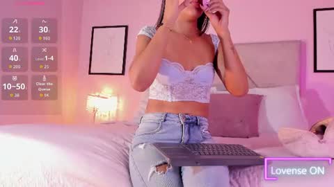 Snapshot of emiilyh_ chatting on July 2026 08:06:02 PM Emiilyh online show from July 2026 08:06:02 PM