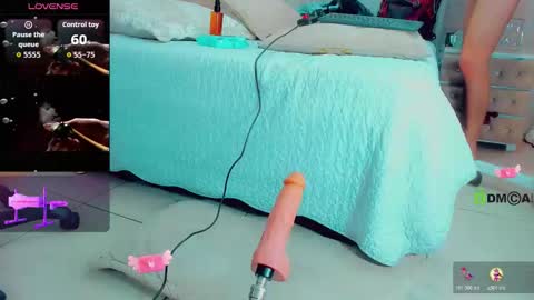 Snapshot of emiilysaenzz chatting on October 2025 02:10:01 PM EmillySaenz online show from October 2025 02:10:01 PM