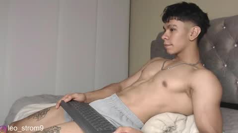 emile_239 online show from February 2025 04:09:02 AM