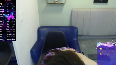 Snapshot of emilee_star chatting on February 2025 01:44:01 PM Emilee online show from February 2025 01:44:01 PM