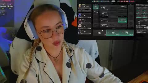 Emili online show from September 2025 06:30:01 PM