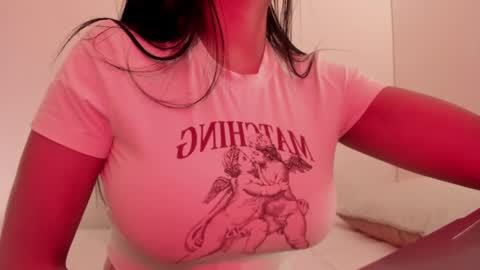 Snapshot of emilia_ghendle chatting on December 2024 04:49:02 AM Emilia Big Boobs online show from December 2024 04:49:02 AM