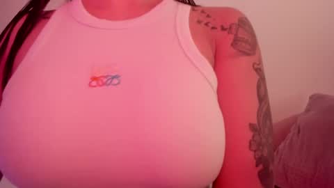 Snapshot of emilia_ghendle chatting on January 2025 04:22:01 PM Emilia Big Boobs online show from January 2025 04:22:01 PM