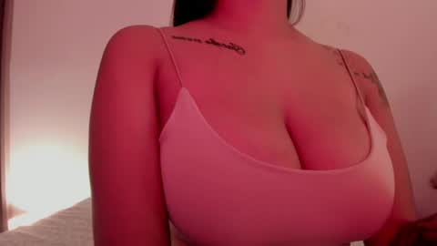 Snapshot of emilia_ghendle chatting on January 2025 12:41:01 AM Emilia Big Boobs online show from January 2025 12:41:01 AM