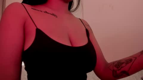 Snapshot of emilia_ghendle chatting on January 2025 07:50:01 PM Emilia Big Boobs online show from January 2025 07:50:01 PM