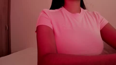 Snapshot of emilia_ghendle chatting on January 2025 02:14:01 PM Emilia Big Boobs online show from January 2025 02:14:01 PM