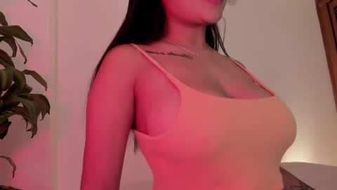 Snapshot of emilia_ghendle chatting on March 2025 06:12:01 PM Emilia Big Boobs online show from March 2025 06:12:01 PM