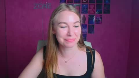 Snapshot of emilia_ilia chatting on July 2026 05:58:01 AM Emilia online show from July 2026 05:58:01 AM