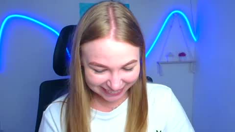 Snapshot of emilia_ilia chatting on July 2026 05:35:01 AM Emilia online show from July 2026 05:35:01 AM