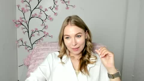 Snapshot of emilia_ilia chatting on July 2026 05:49:02 AM Emilia online show from July 2026 05:49:02 AM