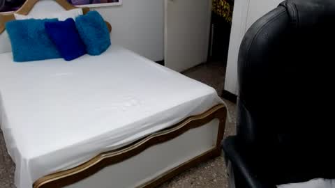 Snapshot of emiliaa_hot chatting on July 2026 10:42:02 PM emiliaa_hot online show from July 2026 10:42:02 PM