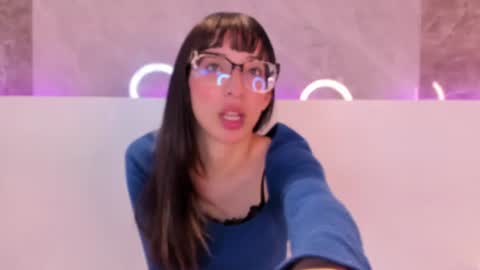 emiliabell_ online show from July 2026 01:15:02 PM