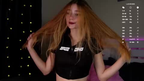 Tessa online show from October 2025 11:22:02 PM