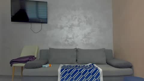 Emiliana online show from April 2026 10:18:01 AM