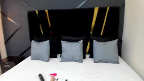 Snapshot of emiliee_xx chatting on February 2025 05:03:02 PM Emillie online show from February 2025 05:03:02 PM