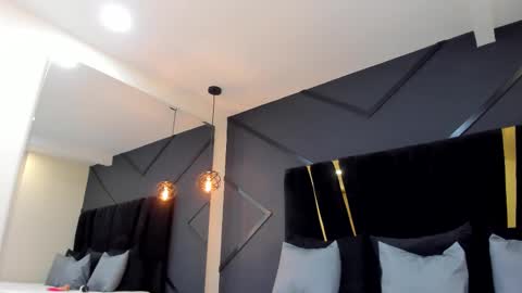 Snapshot of emiliee_xx chatting on March 2025 05:08:02 PM Emillie online show from March 2025 05:08:02 PM