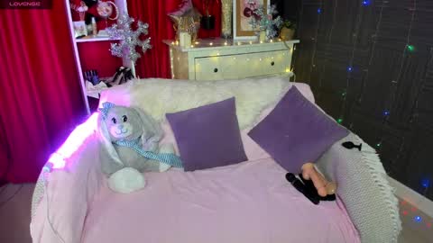 Snapshot of emiliyaqueen chatting on December 2024 04:42:02 AM Emiliya online show from December 2024 04:42:02 AM