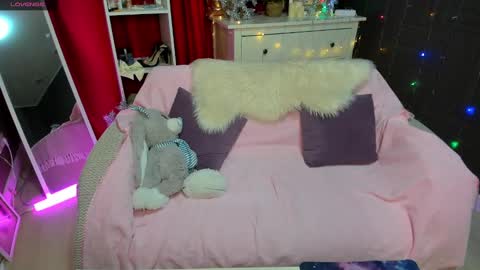 Snapshot of emiliyaqueen chatting on December 2024 02:12:02 AM Emiliya online show from December 2024 02:12:02 AM