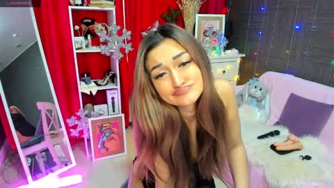 Snapshot of emiliyaqueen chatting on December 2024 05:18:02 AM Emiliya online show from December 2024 05:18:02 AM