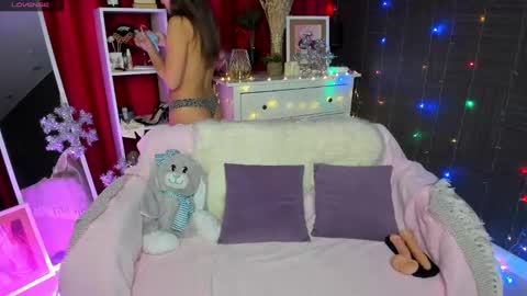 Snapshot of emiliyaqueen chatting on December 2024 01:29:01 AM Emiliya online show from December 2024 01:29:01 AM