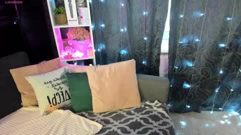 Snapshot of emiliyaqueen chatting on February 2025 02:28:01 AM Emiliya online show from February 2025 02:28:01 AM