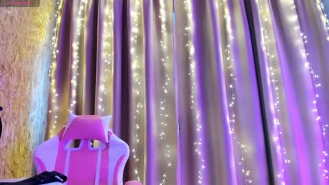 Snapshot of emiliyaqueen chatting on February 2025 02:17:02 AM Emiliya online show from February 2025 02:17:02 AM