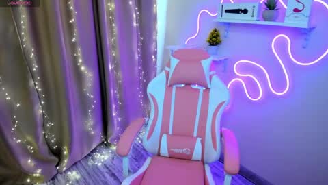 Snapshot of emiliyaqueen chatting on February 2025 05:00:01 AM Emiliya online show from February 2025 05:00:01 AM