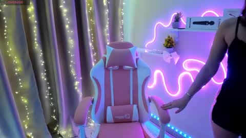 Snapshot of emiliyaqueen chatting on March 2025 02:30:02 AM Emiliya online show from March 2025 02:30:02 AM