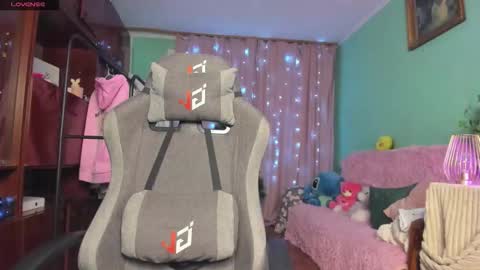 Snapshot of emiliyaqueen chatting on November 2025 02:11:01 AM Emiliya online show from November 2025 02:11:01 AM