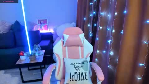 Snapshot of emiliyaqueen chatting on December 2025 02:27:01 AM Emiliya online show from December 2025 02:27:01 AM