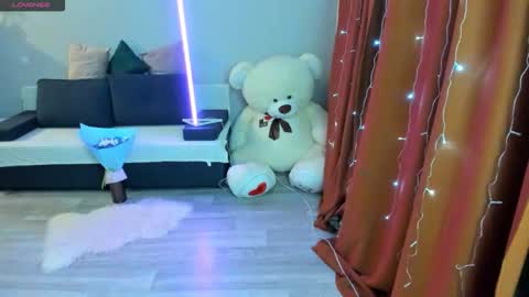 Snapshot of emiliyaqueen chatting on January 2026 01:44:02 AM Emiliya online show from January 2026 01:44:02 AM