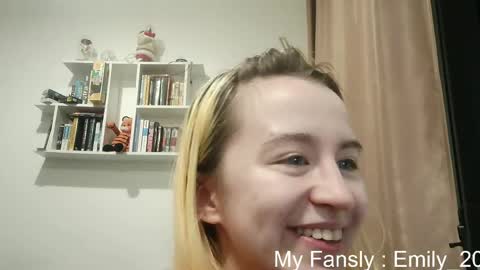 Snapshot of emilly_20 chatting on May 2026 09:09:02 PM Emily online show from May 2026 09:09:02 PM