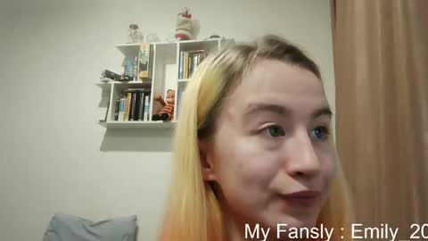 Snapshot of emilly_20 chatting on May 2026 09:53:01 PM Emily online show from May 2026 09:53:01 PM