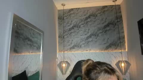 emilly_mell online show from February 2026 11:43:02 AM