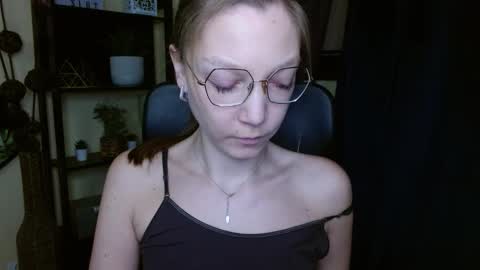 Emilly online show from February 2026 06:09:01 AM