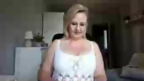 Snapshot of emillykiss chatting on July 2026 06:42:01 AM EmillyLove online show from July 2026 06:42:01 AM