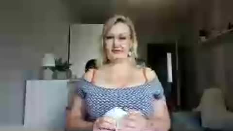 Snapshot of emillykiss chatting on July 2026 07:28:01 AM EmillyLove online show from July 2026 07:28:01 AM