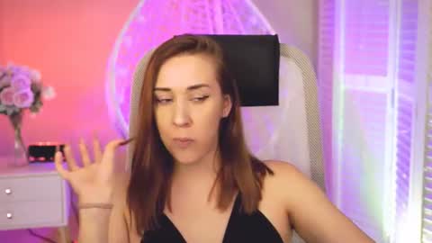 emillylopez online show from July 2026 04:50:01 PM