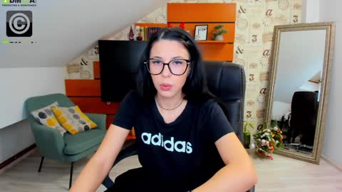 EmillyTaylor online show from December 2024 05:04:01 AM