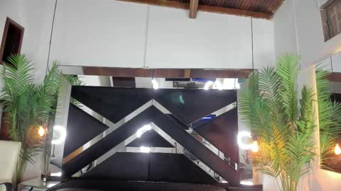 Emily  online show from December 2025 10:46:02 AM