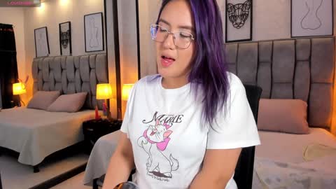 Snapshot of emily_5weet chatting on January 2025 07:07:02 AM Emily online show from January 2025 07:07:02 AM