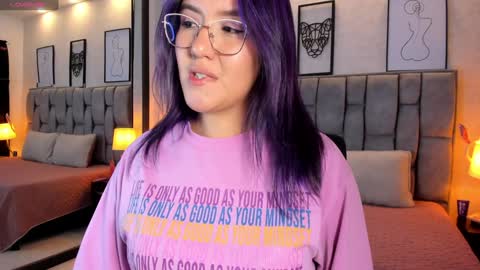 Snapshot of emily_5weet chatting on February 2025 07:15:01 AM Emily online show from February 2025 07:15:01 AM