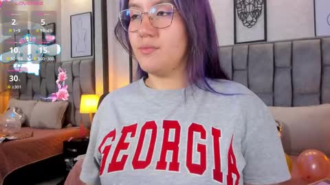 Snapshot of emily_5weet chatting on March 2025 09:53:01 AM Emily online show from March 2025 09:53:01 AM