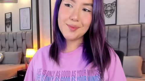 Snapshot of emily_5weet chatting on March 2025 03:19:01 AM Emily online show from March 2025 03:19:01 AM