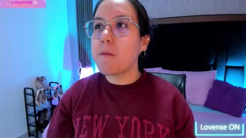 Snapshot of emily_5weet chatting on October 2025 04:13:02 AM Emily online show from October 2025 04:13:02 AM