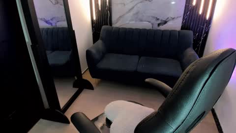 Emily Carter online show from September 2025 03:39:01 PM