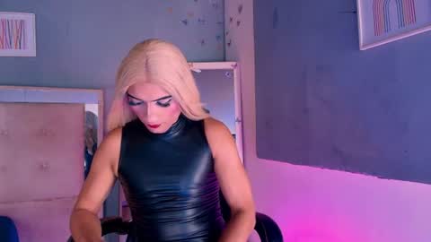 emily_castillo1_ online show from July 2026 05:57:01 AM